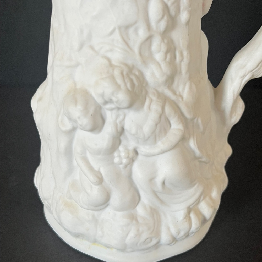 Traker Babes In The Woods Pitcher Jug 6" Tall Embossed Porcelain Bisque Finish - Picture 4 of 6